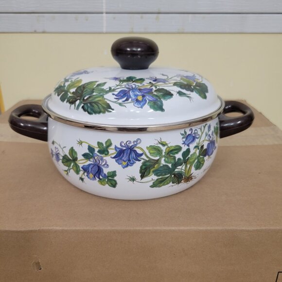 Villeroy & Boch Botanica Enameled Metal Cooking Pot with Lid Sweet Violets 3 Qt - Picture 1 of 5